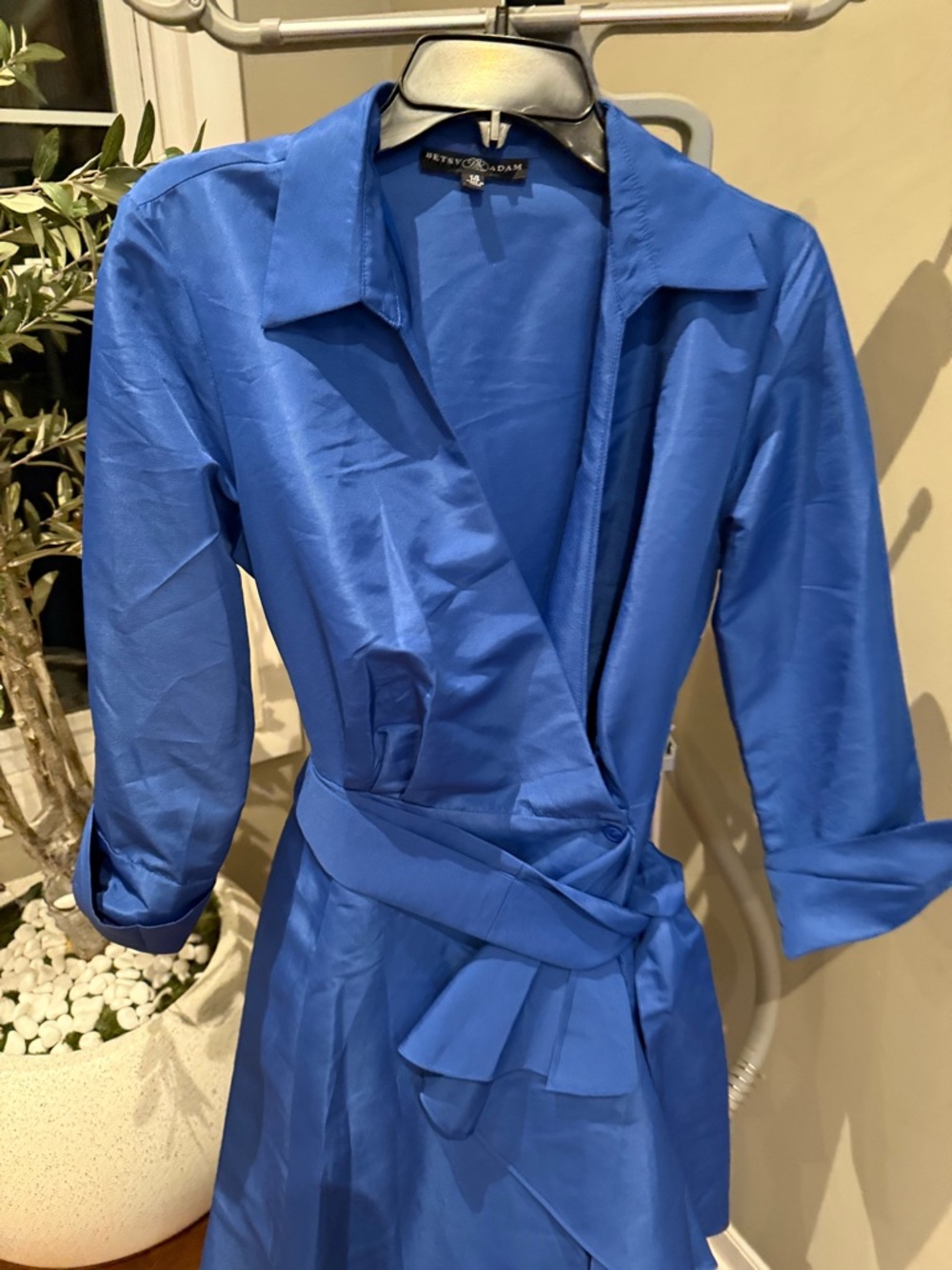 Betsy & Adam
Plus Belted Ruffle Front Ball Gown - Picture 4 of 13